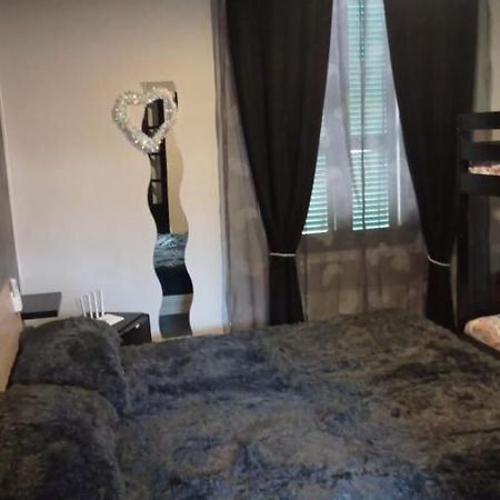 Casa Via Cialdi Lejlighed Civitavecchia Eksteriør billede
